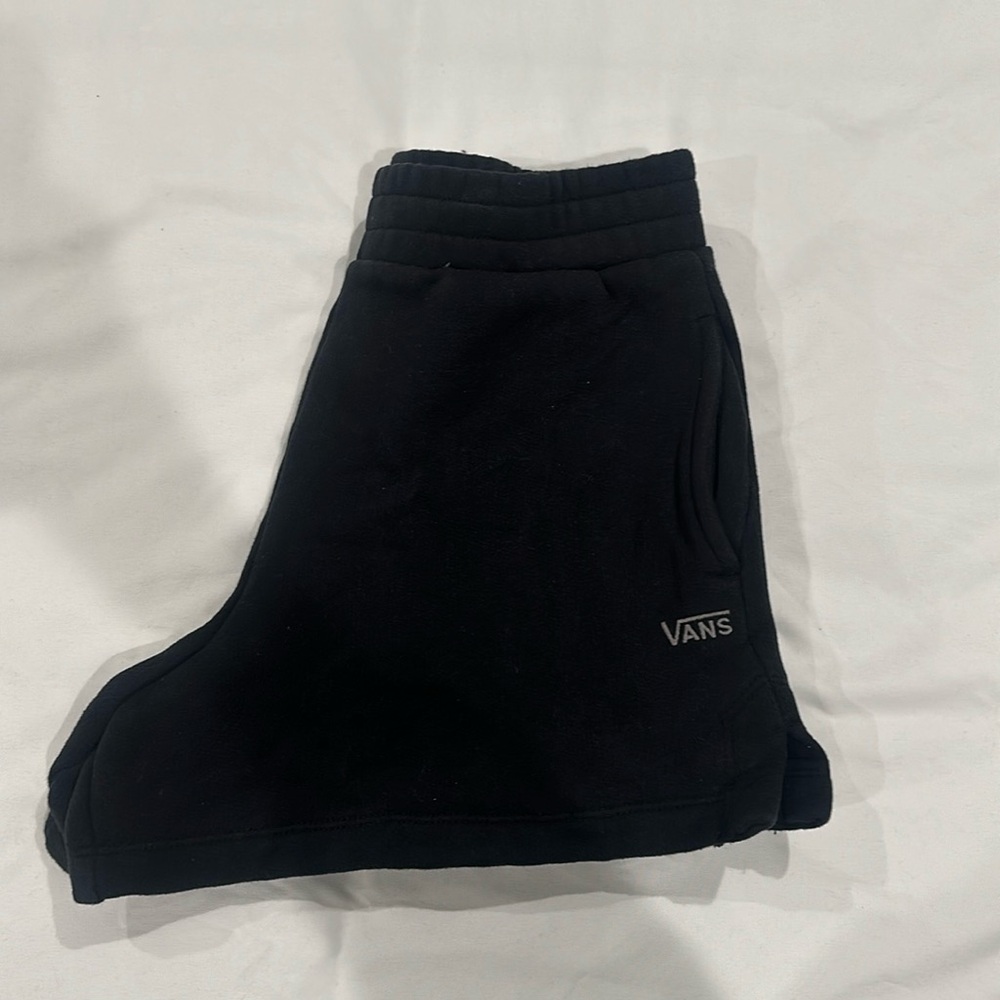 🩷 vans comfy short shorts